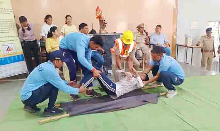 Student learn how to rescue students during mark drill in balaghat