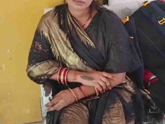 Husband chewed private parts with teeth,then drank acid himself
