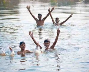 No swimming pool in balaghat,swimmming compettion on 25th