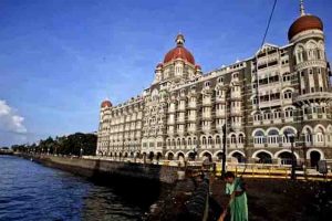 Mumbai airport and taj palace hotal threatened to fly with bom