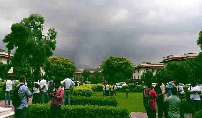 Thunderstorms with lightning in 34 districts in up
