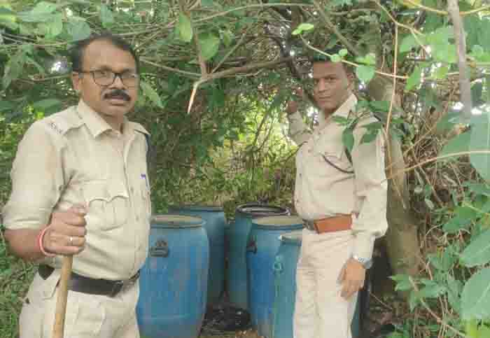 15 kuntal mahua lahan seized in drums