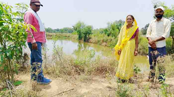 Sunita remains fisheries and paddy stems in the field pond