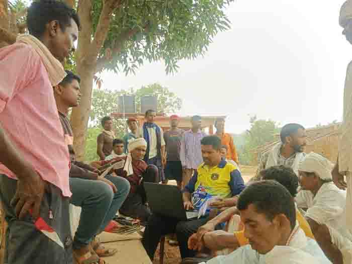 Naxalite village has mobile,but no network