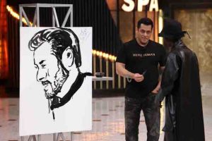 When surya bhan painted salman with tongue
