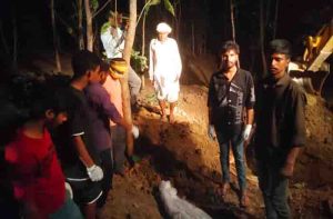 The first time killed naxalites were buried in balaghat