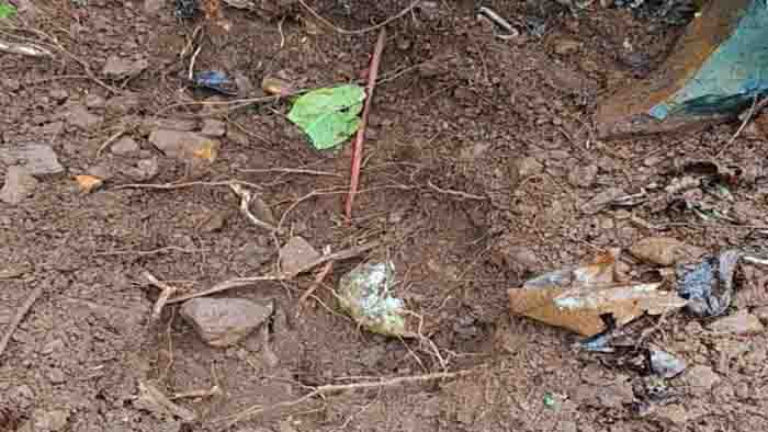 Naxalites plans 14 ids and 52 kg ammonium nitrate recovered