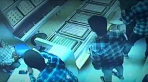 Robbery in the jewelery shop,robbed by showing pistal and all the jewelry