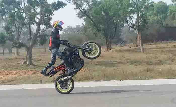Bike stunt young man arrested
