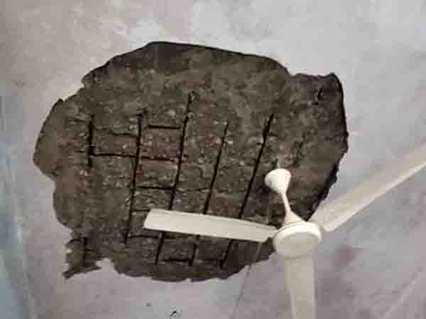 CM rise school roof plaster falls,4 student injured