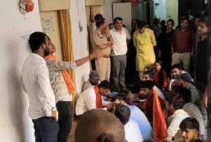 Deputy CMs doctors caused dirty behavior to narsing student,abvp surrounds dean