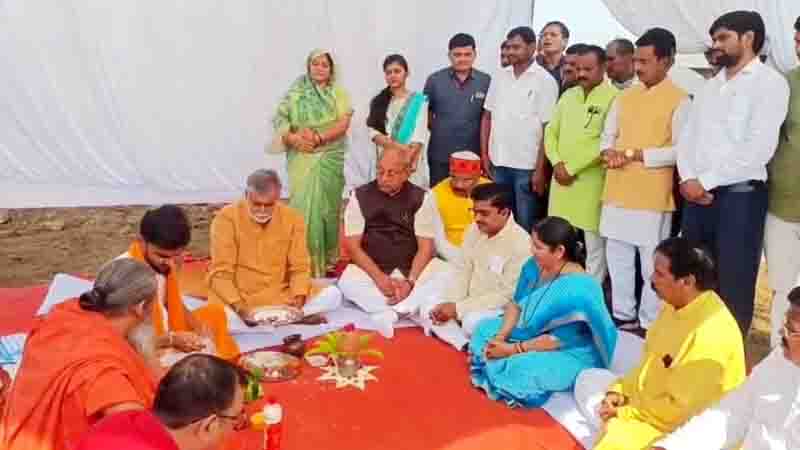 10 lakh spent in ministers 40 minute program,mattress sheet came from bilb shop