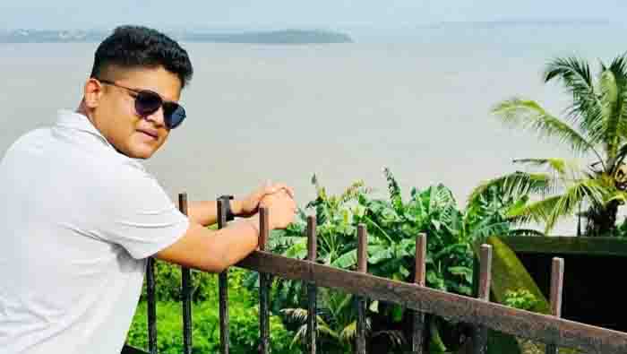 Businessman shashank did sucide by tying a scarf with a fan
