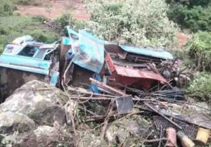 Driver fell in to a ditch due to sleep,five laborers death,fourinjured