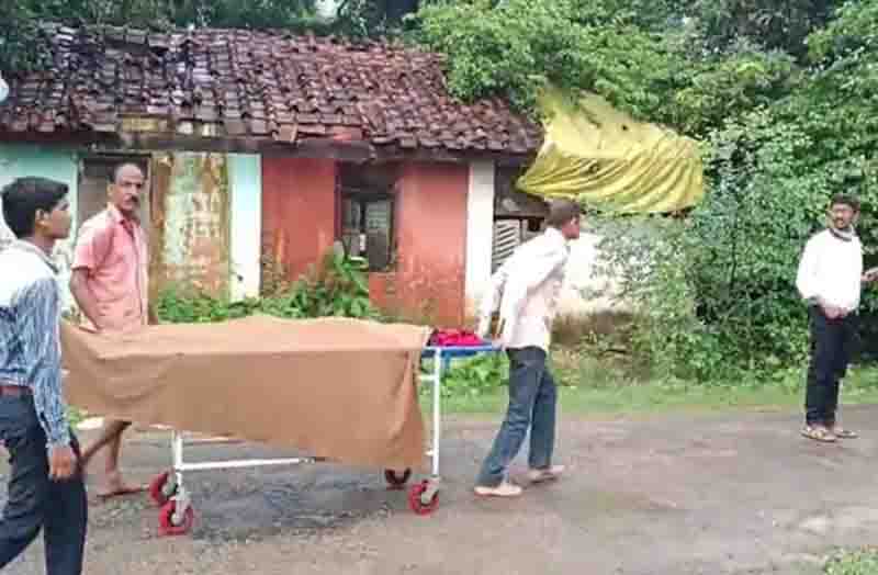 Two farmers died due to lightning