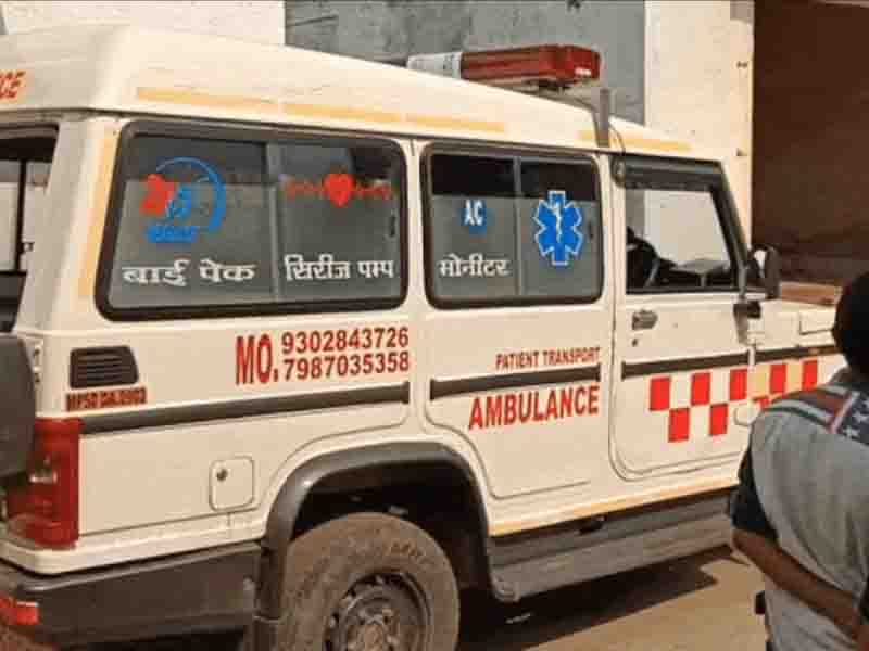 Car collides with bike ,two laborers death