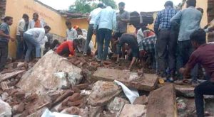 School roof falls in rajasthan,10 children killd,28 injured