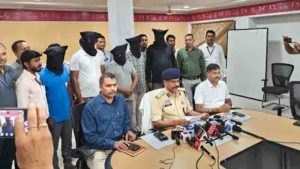 Through 40 fake company,five thugs of up cheated the women digital and cheated 3 crore