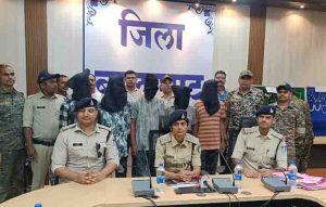 25 lakh theeft disclosure,8 arrested including 2 accusedfrom mumbai