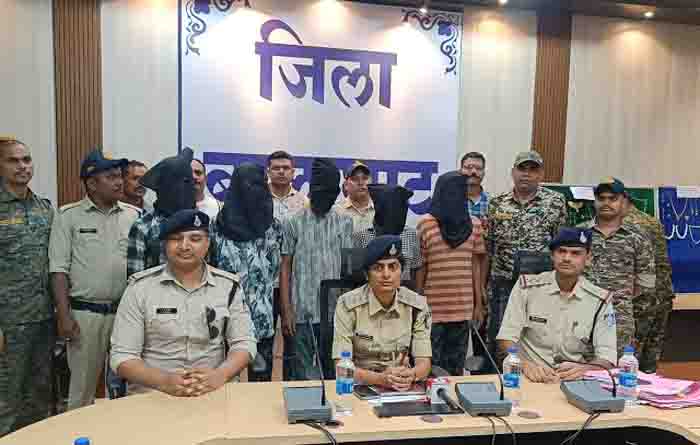 25 lakh theeft disclosure,8 arrested including 2 accusedfrom mumbai