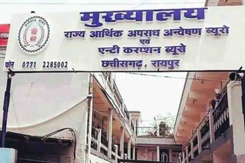 Liquor scam- three accused includind CA on EOW remand