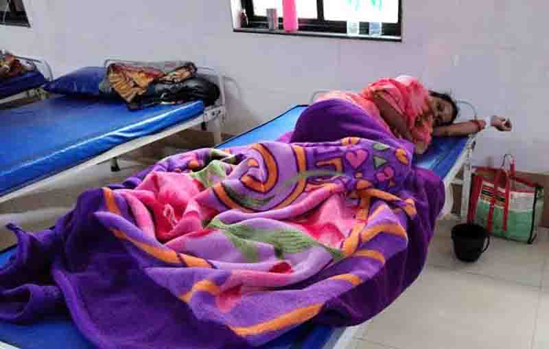 New married woman ate poison with 3 year old daughter