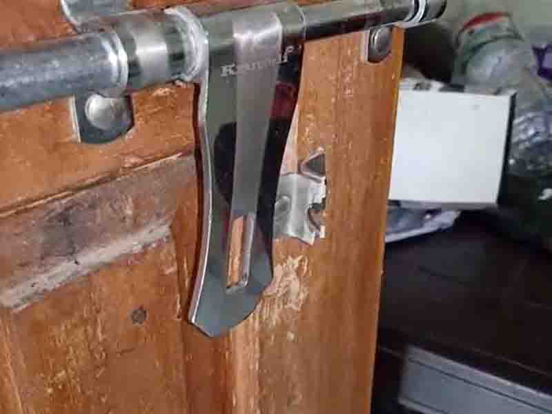 Fore locks broken in balaghats aaram smart city