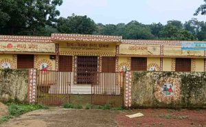 Listen deputy CM,open the lock of dadkesa ana pitcona health center