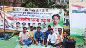 Councilor sitting on strike accused of removing pandal