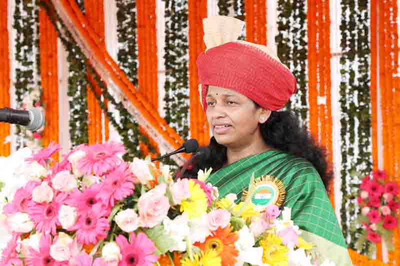 Collector pratibha hosted the flag,18 prisoners releassed