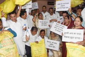 Government is unable to provide fertilizer to farmers - munjare