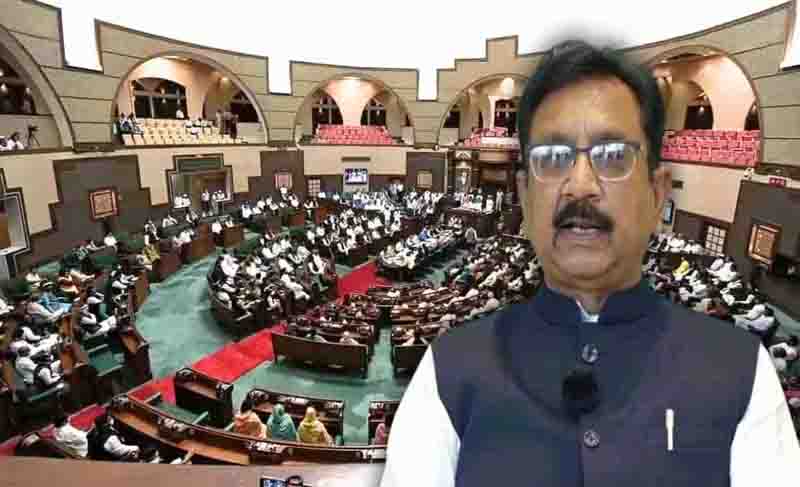 Slogans of resignation two in the assembly and out of vijay shah resign