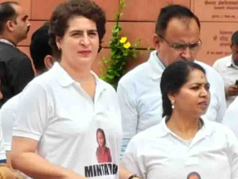 Prinka reached parliament wearing a T shirt with a photo of minta devi of bihar