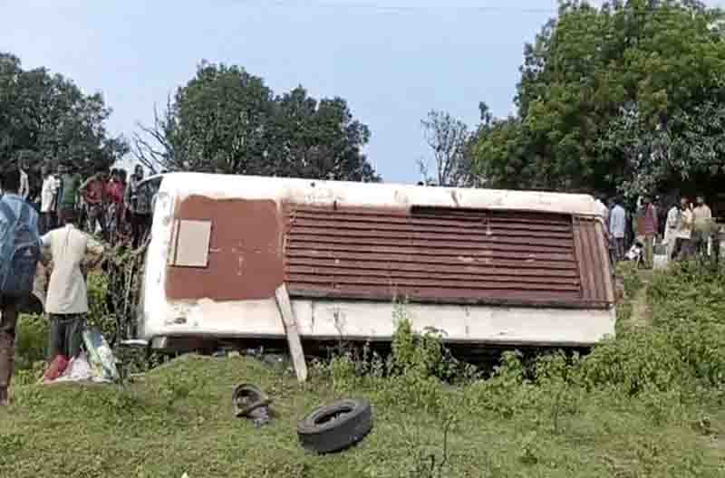 Passenger bus overturned due to driver negligence in rewa