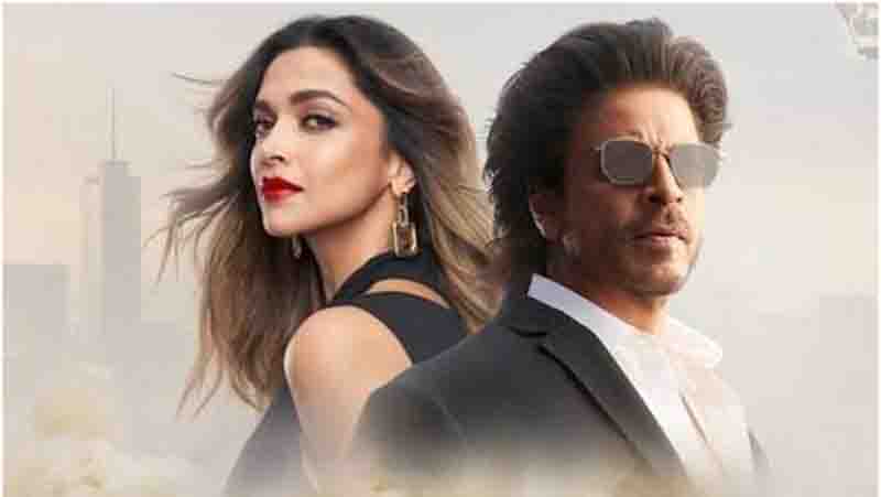 Car faults and lawyer put fir on shah rukh khan and deepika