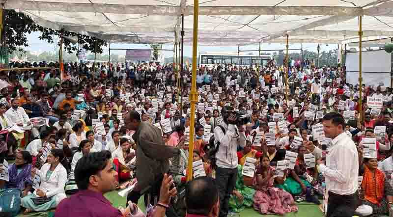 No money to regularize NHM,but chhattisgarh goverment is shining face in advertisement